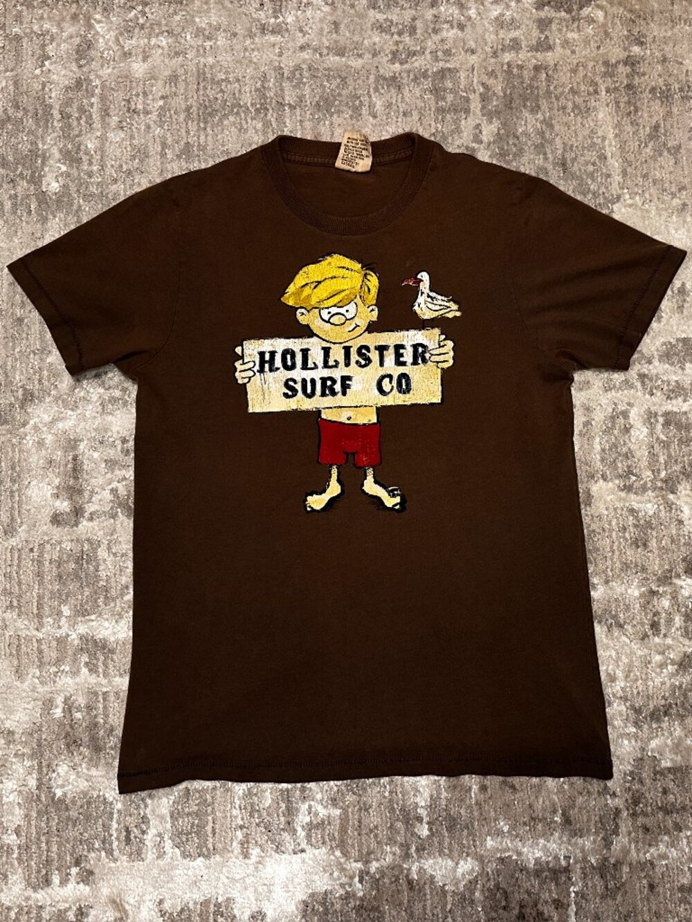 Vintage Y2K Hollister Surfwear Boy Brown Gray Size Medium T-Shirt Prep Preppy
